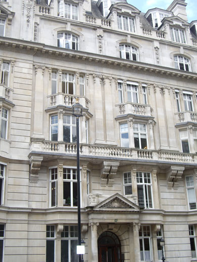 HARCOURT HOUSE, 19 CAVENDISH SQUARE, W1