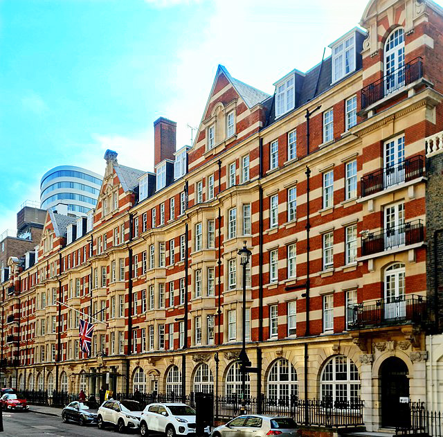 London Victoria: A Leading Travel Hub & Perfect Office Location