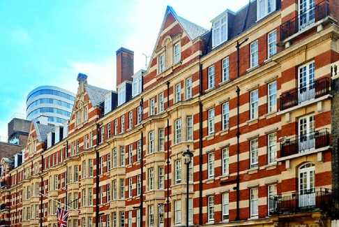 London Victoria: A Leading Travel Hub & Perfect Office Location